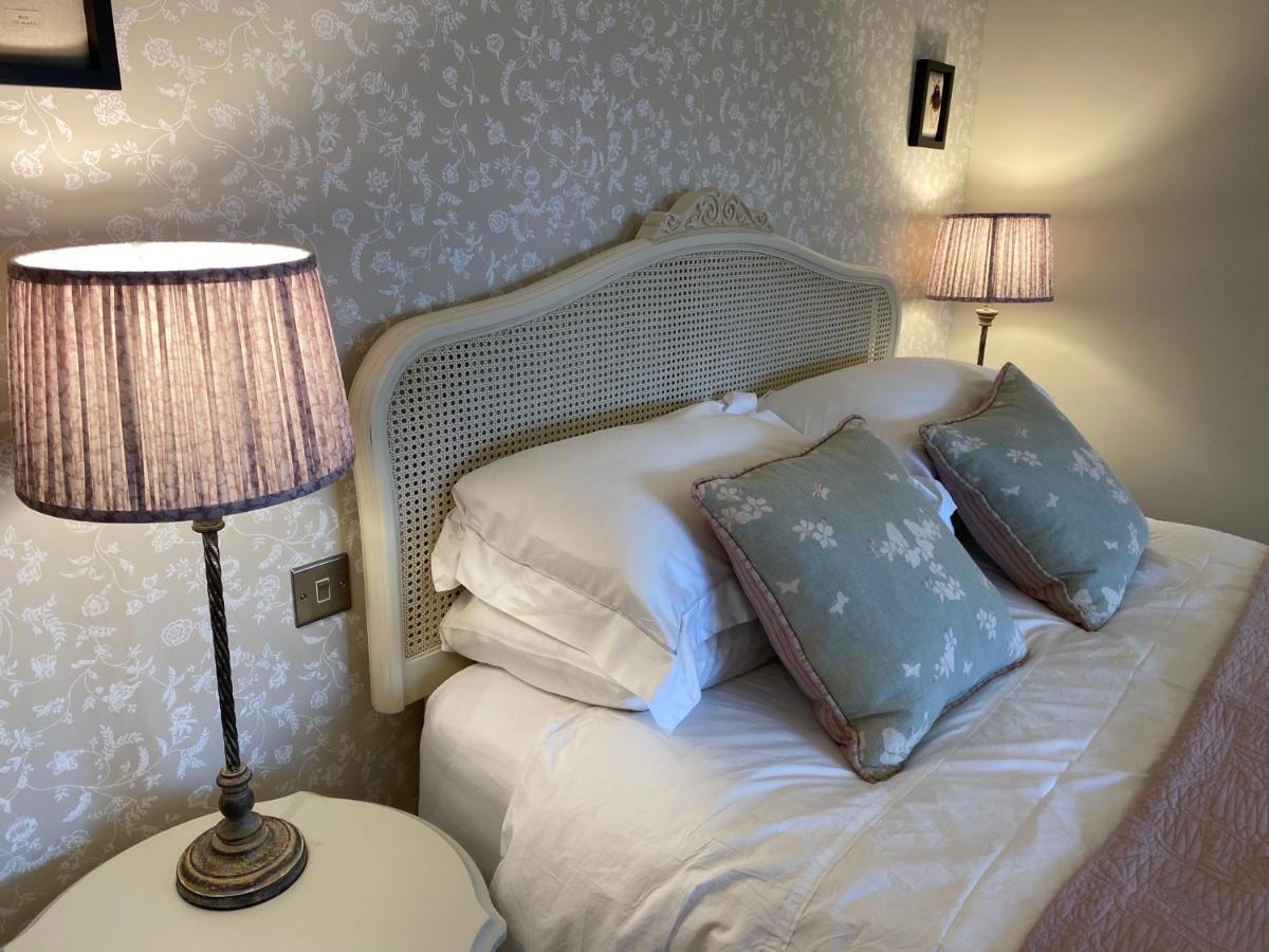 Cwmbach Lodge Luxury B&B Glasbury ภายนอก รูปภาพ