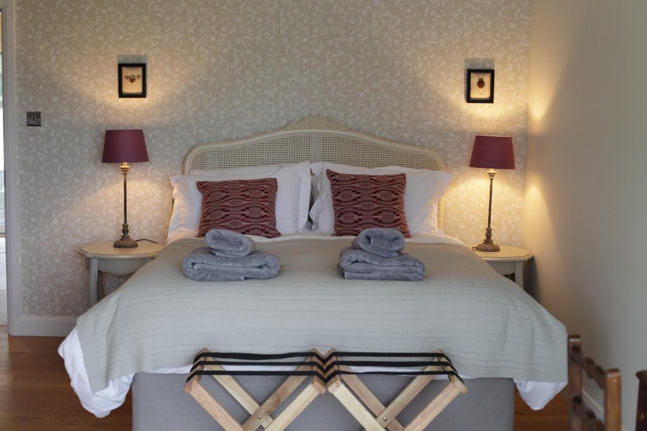 Cwmbach Lodge Luxury B&B Glasbury ภายนอก รูปภาพ
